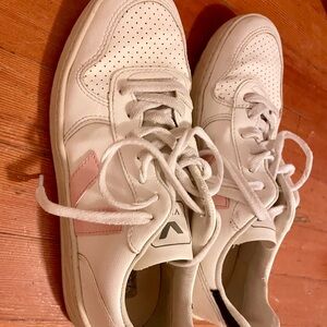 Veja Women’s sneakers